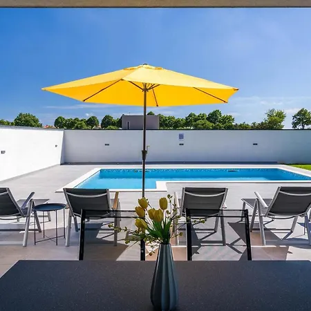 Almar Villa