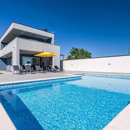 Almar Villa *